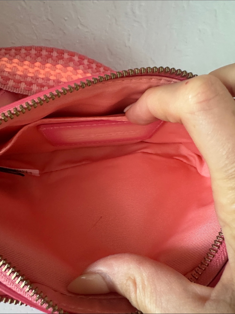 Marc Jacobs Pink to Peach Ombre Crossbody Camera Bag with Gold Hardware - Picture 8 of 12